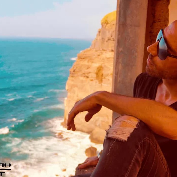 #NowPlaying Charly B <a href="/charlybmusic/">Charly B</a> #reggae #charlyb #dancesoldiah  #digitalcut - Love Instead #radioking #bokaomw #doffouradio

fr.radioking.com/radio/doffou-r…