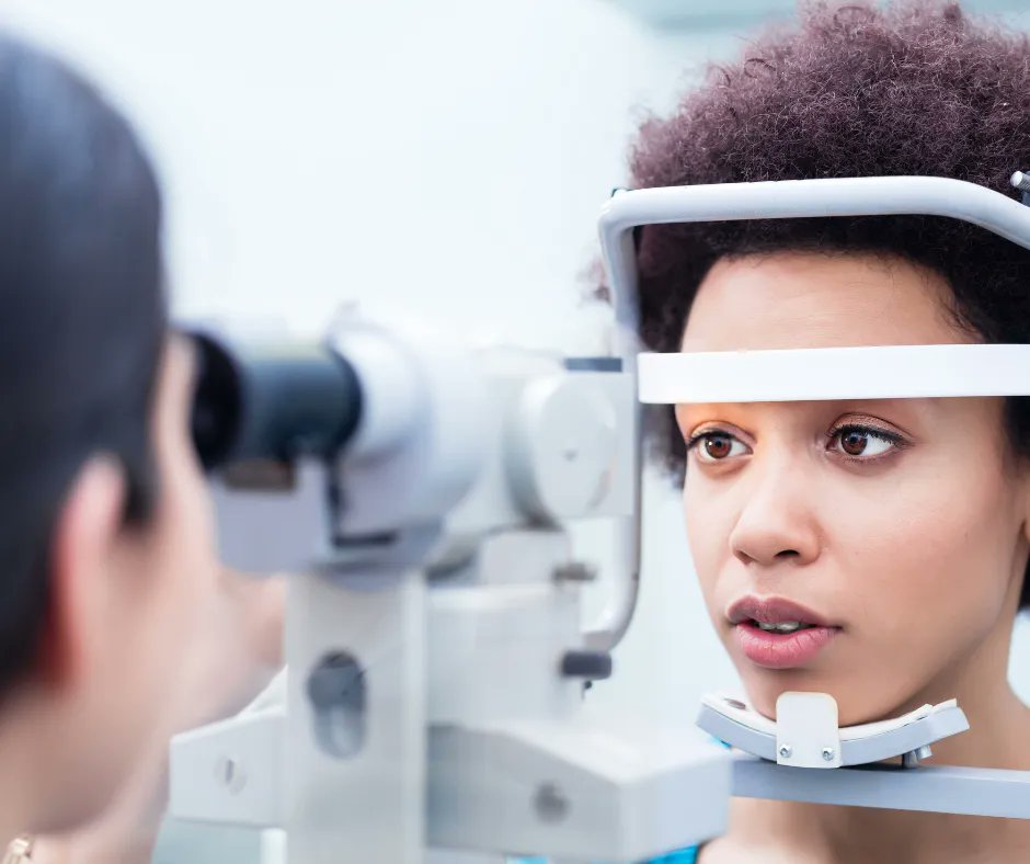 What is an ophthalmologist?

Ophthalmologists are medically trained doctors who care for patients who have eye conditions. They manage those with acute and long term eye disease and treat patients of all ages.buff.ly/3kqBhDS  

 #CareersInEyecare #EyeWeek