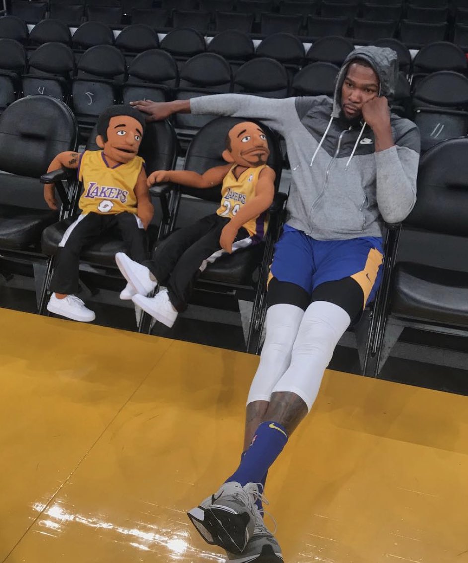 kobemurals's tweet image. Kevin Durant with the 8 &amp;amp; 24 Kobe puppets (from 2017)