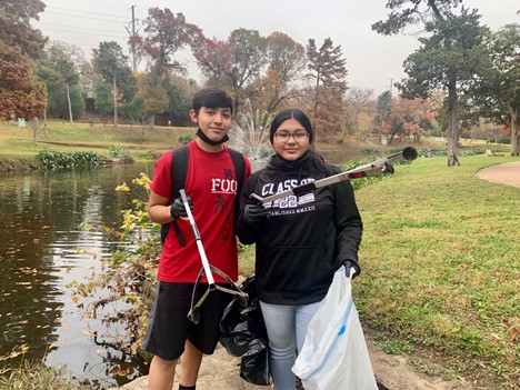 TCAtexas's tweet photo. This weekend, our amazing TCA volunteers partnered with @TurtleCreekPrk and Patagonia Dallas to remove 300 pounds of #microlitter from local watersheds! Our next cleanup is on Saturday, 12/18 at L.B. Houston Park. Help us make a difference for Texans big and small. 💚 https://t.co/Cpv74D48Yv