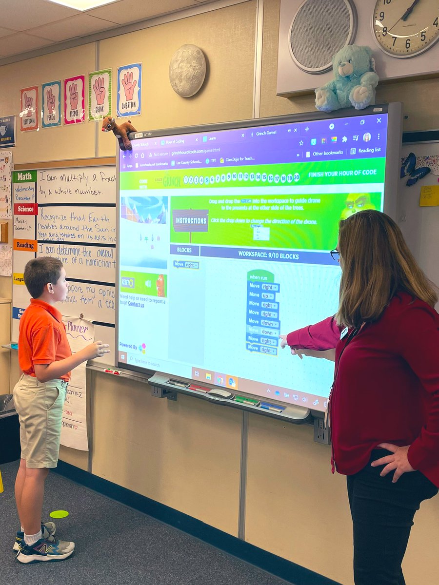 CondonsClass's tweet photo. Hour of Code ✅ #coding #leehourofcode #leecountycte #leeschools @LeeCountyCTE Thank you Mrs. Bailey for stopping by and coding with us! https://t.co/VsZyoOgLFw