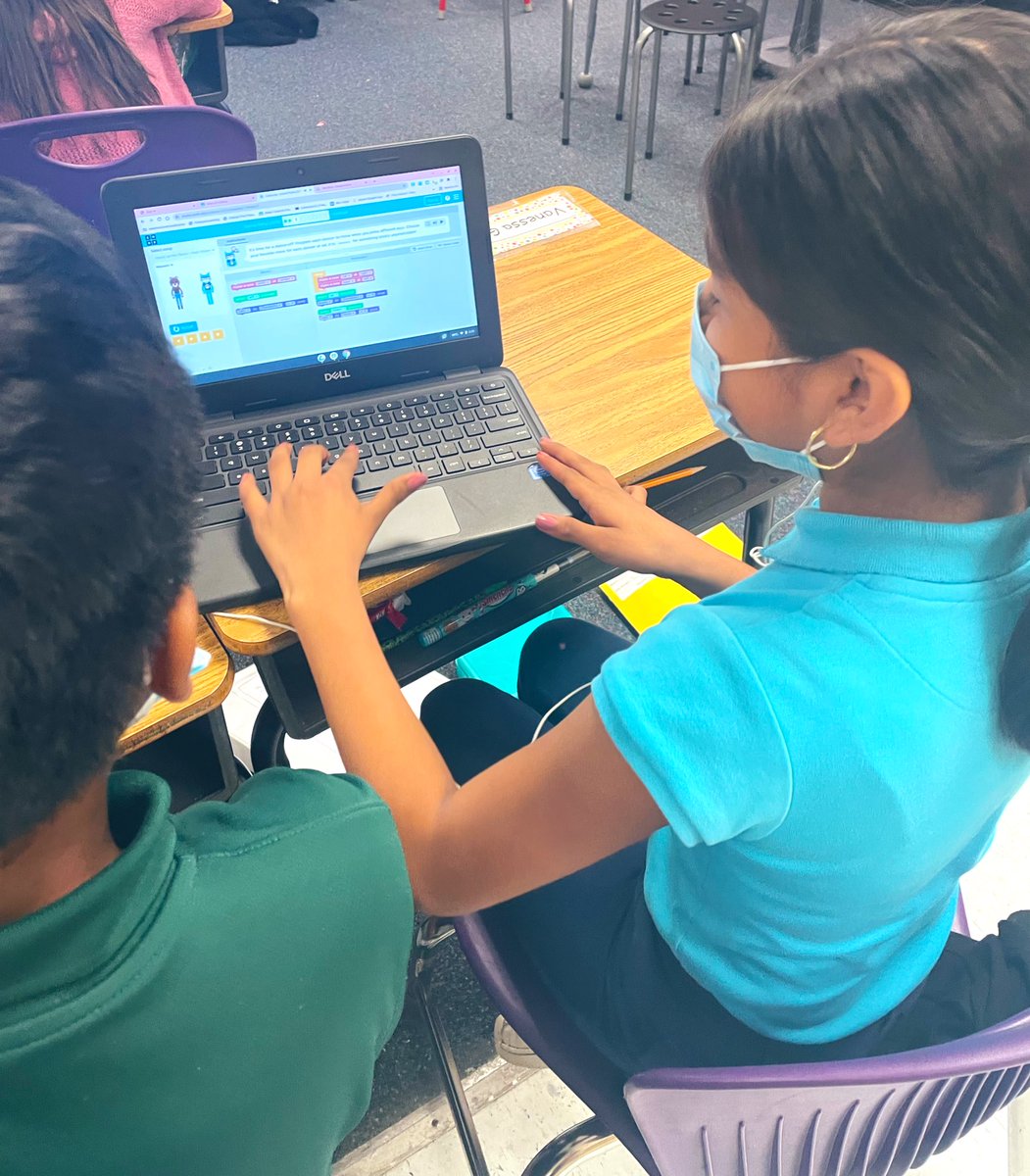 CondonsClass's tweet photo. Hour of Code ✅ #coding #leehourofcode #leecountycte #leeschools @LeeCountyCTE Thank you Mrs. Bailey for stopping by and coding with us! https://t.co/VsZyoOgLFw