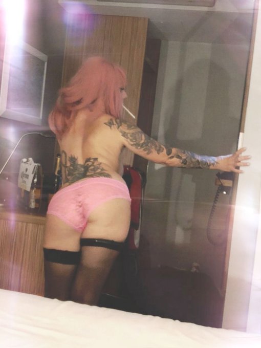 Just getting ready to ruffle a #scoundrels feathers. Should look like we've had a pillow fight by the<a href="/tag/scoundrels"class="tags">#scoundrels</a><a href="/tag/goodtimes"class="tags"><span>#goodtimes</span></a>