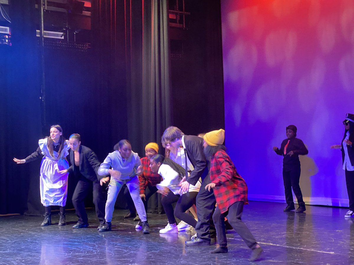 GrantTulay's tweet photo. An absolute privilege to watch this fantastic performance of Twelfth Night by our performing arts students. @Westking @LaFolie64 https://t.co/uSrjtQvngm