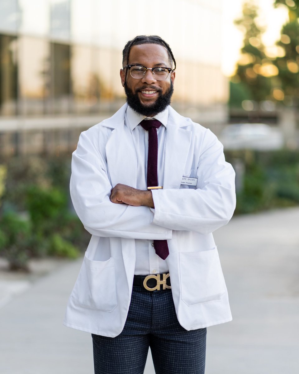 _deandre3231's tweet photo. Dr brown M.D. loading 🩺 https://t.co/TC18ChdlJe