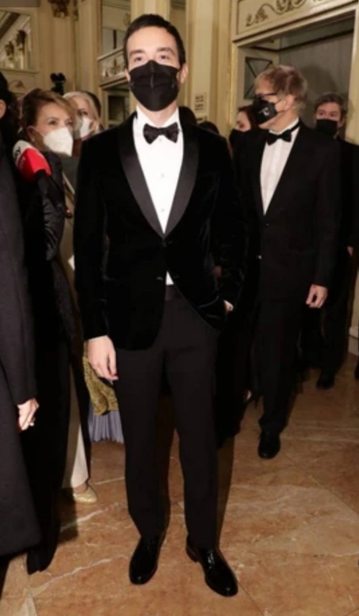 SimonettaMaest1's tweet photo. Et voilà, l'Eleganza è servita 💝
@DiodatoMusic 🎼
#diodato #laBellezza #laMeraviglia #loSplendore ✨ ✨ #teatroallascala #Macbeth #milano #giorgioarmani
#meravigliosoAntonio ❤️ https://t.co/qeOwDsDfsx