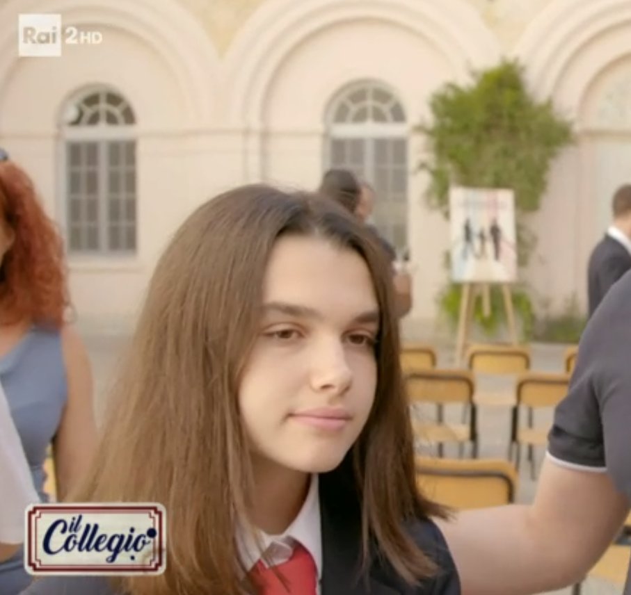 ChillPopcorn's tweet photo. Quando, a Natale, ti regalano il solito pigiama di cattivo gusto.
"Si, si, sono felice."
#IlCollegio #IlCollegio6 https://t.co/dD0SVJmkt5