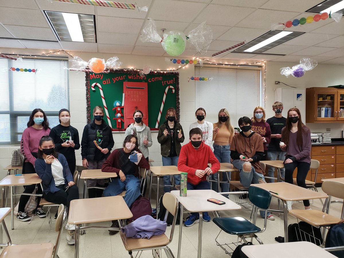 BioExplorations's tweet image. Getting creative making ornaments/gifts from recycled materials!