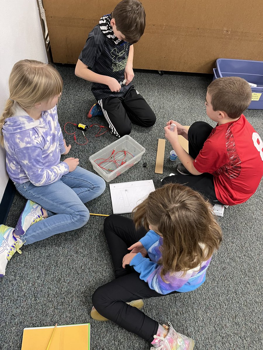 MsLindahl4's tweet photo. Electrical Engineers 💡#RaiderStrong @PCSD_LN https://t.co/NNQcpJybsd