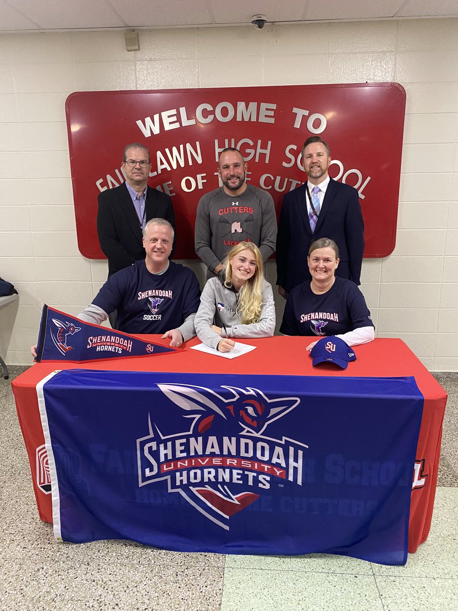 FLHSCUTTERS's tweet photo. Congrats Elizabeth Swanson ⚽️ who will be attending ⁦@SUHornets⁩ in the Fall of 22 https://t.co/foiJFvNN6O