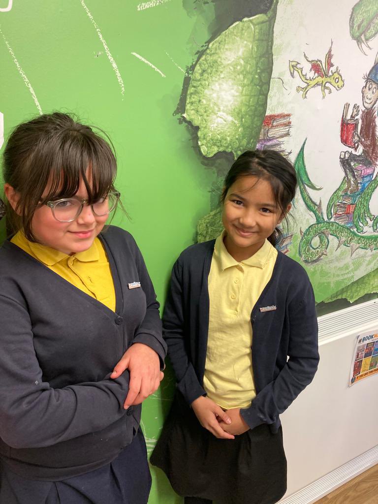 SaviourPrimary's tweet image. KS2 librarians recruited! #lifechanginglibraries #readingismagic @allicatski @EmilyDrabs @Booktrust @UKLaureate @MancLibraries and they are so excited to start their new role 📚 ❤️