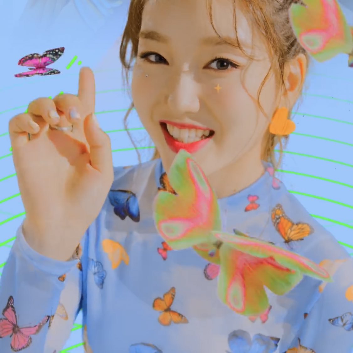 tiny__won's tweet photo. like a hula hula hula hula hoop! https://t.co/vpX3M39UIJ