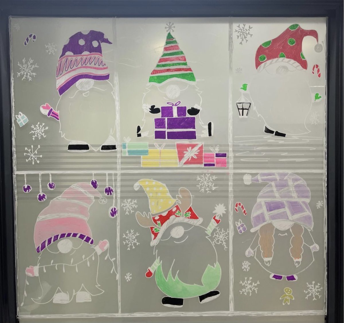 The window escalated quickly. Team effort! Even the doctors joined in with colouring parts in today. Absolutely love the Xmas spirit on my ward, the patients also adore this. Bringing xmas cheer to our inpatients 🎄 #Christmas2021