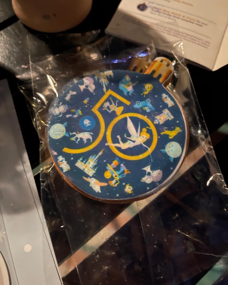 wendyquest's tweet photo. Walt Disney World - Epcot - Festival if the Holidays - Cookie Stroll https://t.co/Df3kzE3Lid #waltdisneyworld #epcot #festivaloftheholidays #cookiestroll #wendyquest #quest4adventures #familyfun #holidayfun https://t.co/zCS6UIauHn