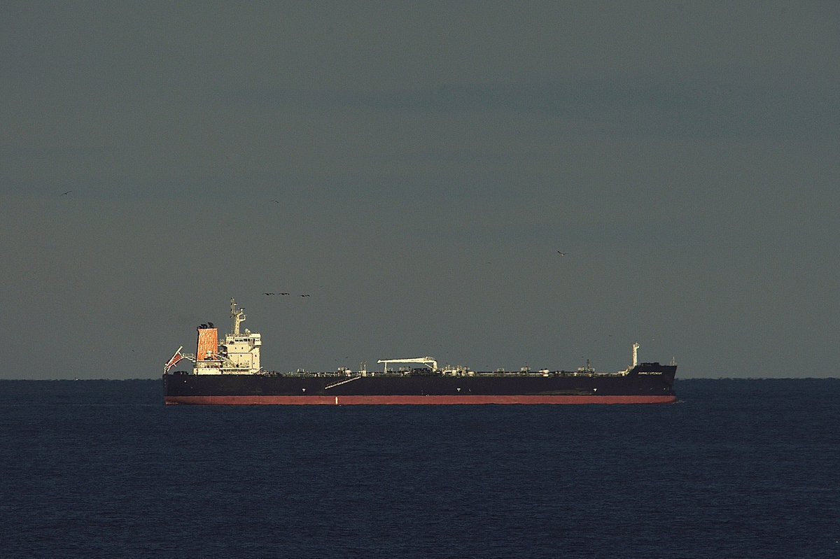 johnmorgan726's tweet photo. The ASPHALT SPLENDOR, IMO:9763332 en route to San Juan, Puerto Rico, flying the flag of the Marshall Islands 🇲🇭. #AsphaltSplendor #BitumenTanker #ShipsInPics https://t.co/1JNyj8CWBP