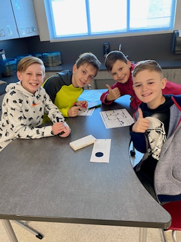 Rockwall_ITS's tweet photo. 5th graders @LindaLyonES are coding Ozobots to build a snowman! ⛄ #hourofcode #risdcodes @Mrsjesterrisd #iloverockwallisd https://t.co/Ehn3P8f1pR