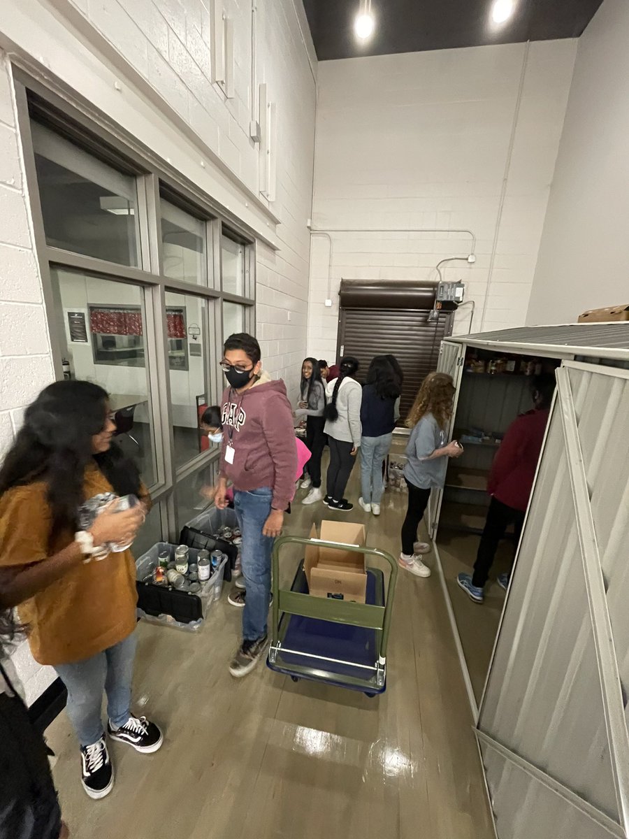 StucoChs9's tweet photo. This morning our StuCo volunteers packed the CHS9 food pantry with items collected from our canned food drive! #CISD #CHS9 https://t.co/BtZWiunTiJ