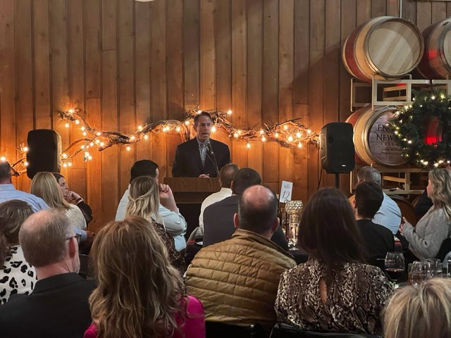 TeamLukeHFM's tweet photo. #TuesdayWithTim “Sat., I was surrounded by 175 friends at our “Hope for the Holidays” event.
It was a huge success! The best part was the inspiration from Brett Butler, Corey Williams & Chris Carlson who reminded me again why I continue to steward #LukesLegacy through TLHFM… https://t.co/y0aWkrXbw1