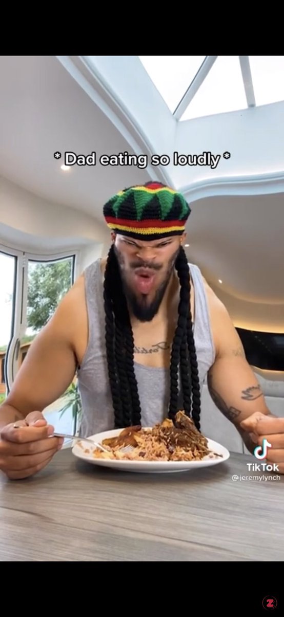 khalilakhu's tweet photo. yall cant tell me this aint the se person @amidhasanouv  *edited* https://t.co/Dvoly3pJfO