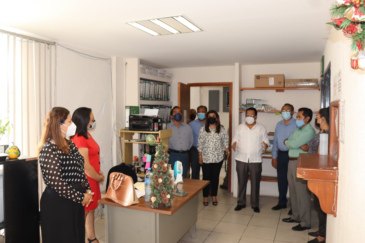 El pasado 3 de los corrientes, tomé protesta de ley a la contadora Rosalinda Martínez Pastor, como titular del #FondoAuxiliarParaLaAdministraciónDeJusticia del <a href="/PJEGUERRERO/">Poder Judicial de Guerrero</a>, a quien exhorté a trabajar con legalidad, eficacia, honestidad  y dar atención de calidad a justiciables.