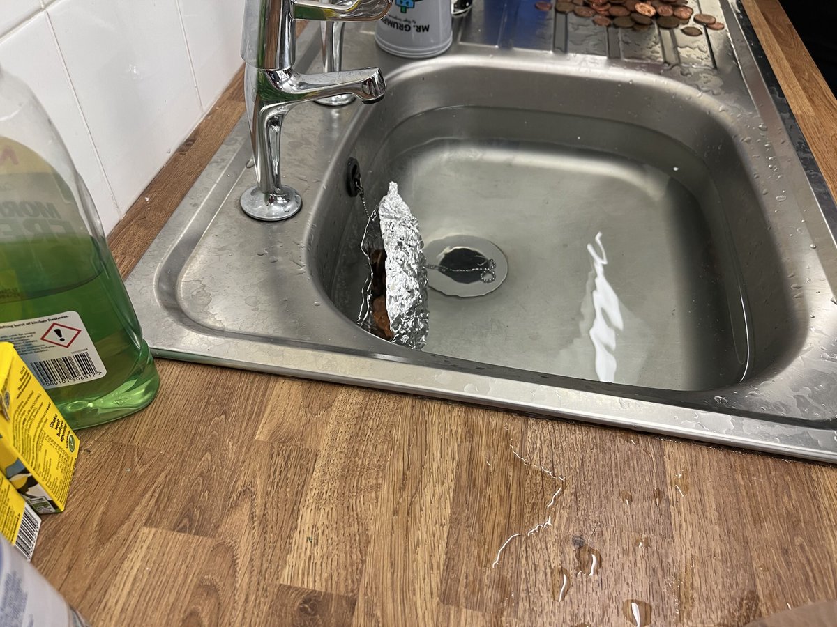 <a href="/MrHayesDCF/">MrHayes</a> and his class discovered how to make boats out of foil. Then they added coins as weight to see how long they would float. Well done Criccieth. Ship building at it’s best.