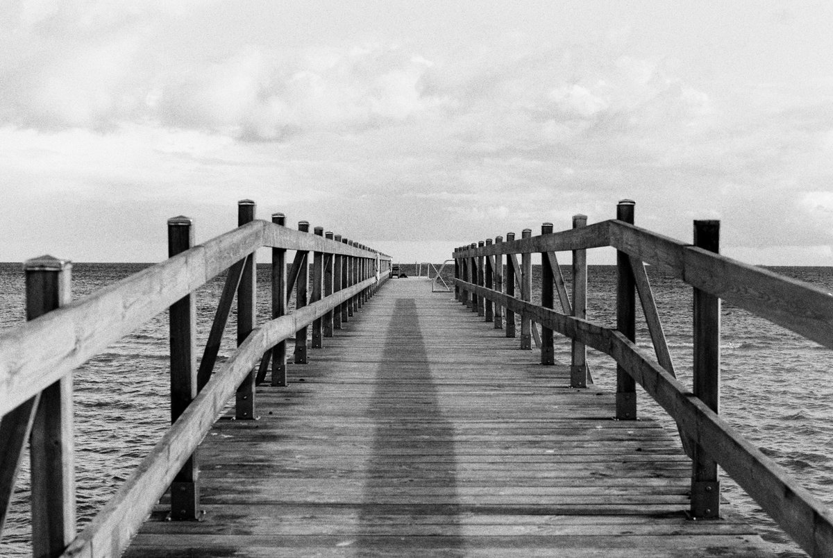 aelindholm's tweet photo. Beachfront #35mm #film #kodak https://t.co/mZWYFDUOrg