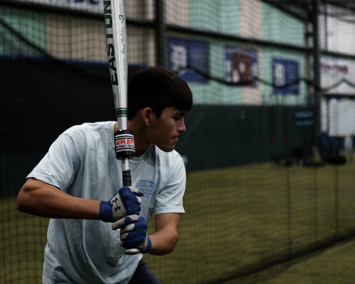 Krato_Sports's tweet photo. The Krato Bat Weight is the only weight that goes right above your hands, creating a proper swing path and increased exit velocity.  #UnleashThePower
https://t.co/GoyajnxIvu https://t.co/3ZZ8i6xXkW
