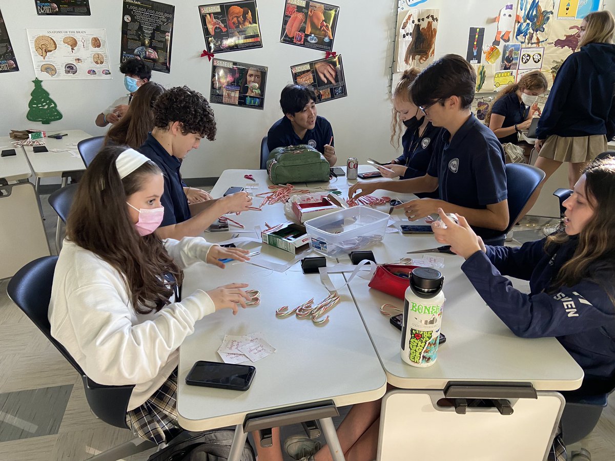Psychteachnbps's tweet photo. Getting our candy cane grams ready for Monday’s distribution! ‘Tis the season for giving! #nbpspsychologyclub #candycanes #tistheseason🎄 https://t.co/YibmLglRCa