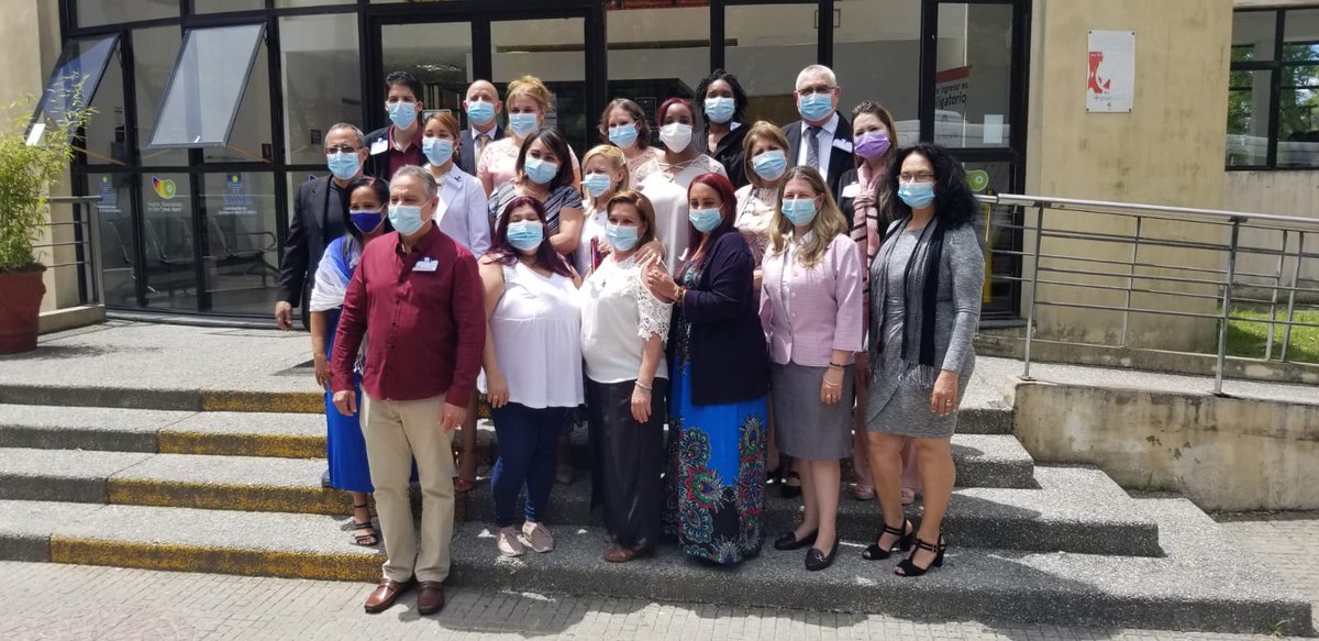 Gleisarielo's tweet photo. Gracias por ser parte, de lo hermoso del ser humano, por ser grande en la historia y en cada filo del machete empuñado, la brigada medica en el uruguay poniendo en alto tus valores.#cubaviveabraza # cubacoopera #cubavive #cubarenace #fidel https://t.co/vMNasXN4np