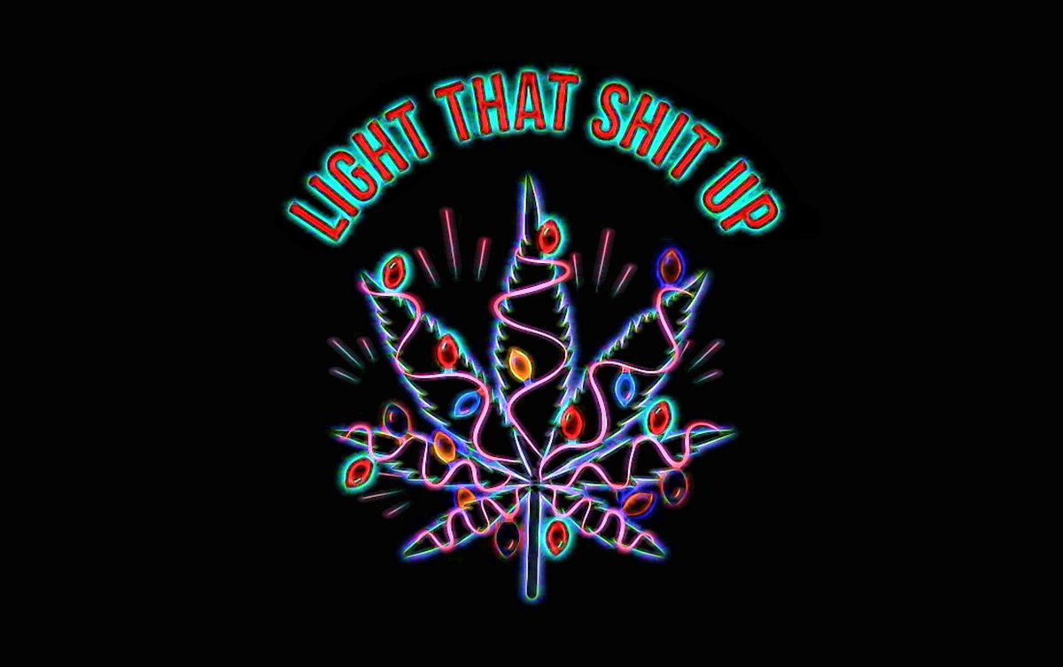 fiennes_ralph_'s tweet image. 🎅✌️😎🌿🔥💨💨💨
#StayLifted #StonerFam #WeedLife #CannabisCommunity #cannabisculture #WeedLovers #420life #Chill #Stoner #Santa #Christmas