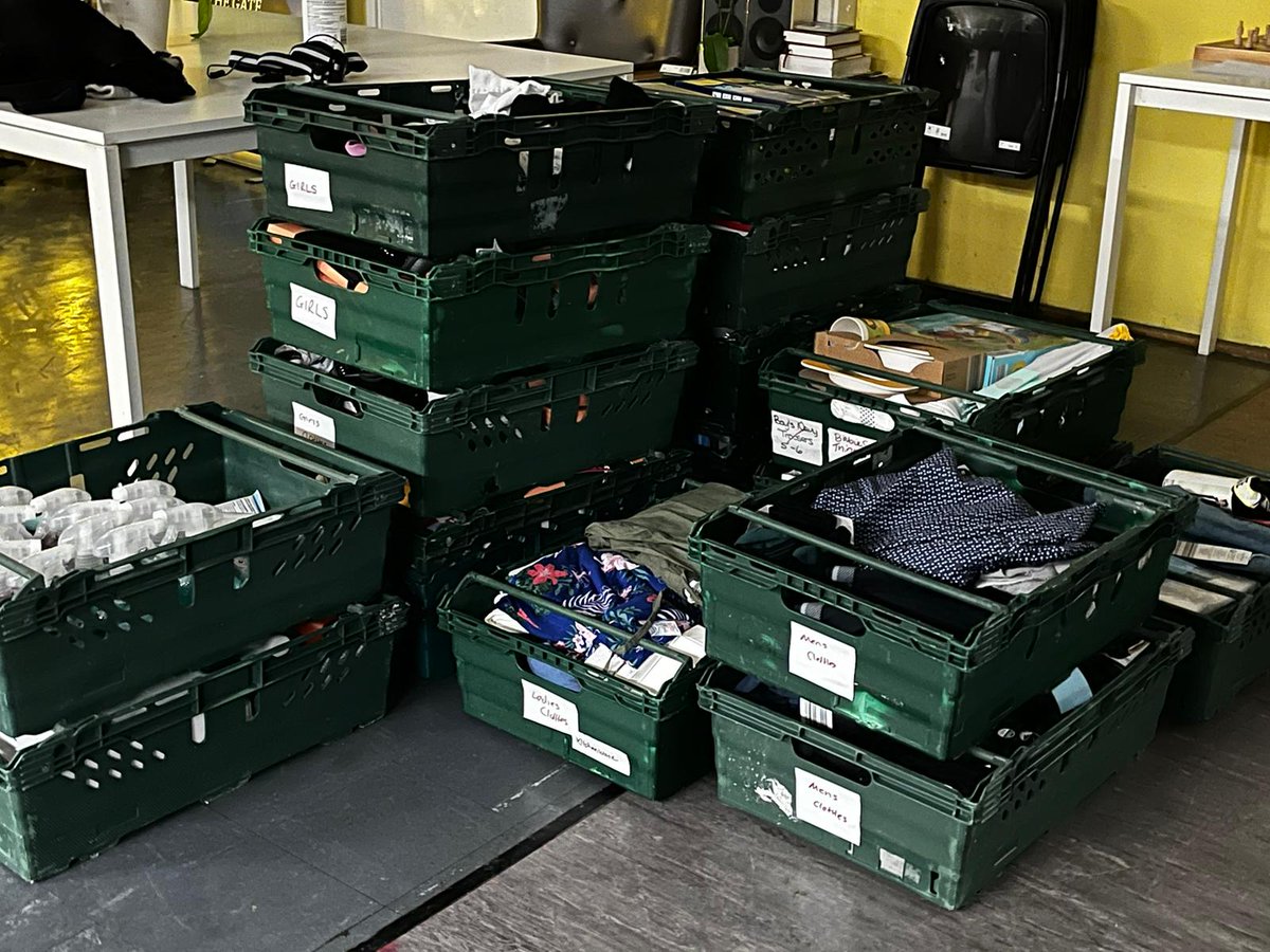 Tonight we've been decking the halls and sorting the stock for The Hub at The Haven 🎄🎅

And what better way to celebrate Stuart's 3️⃣0️⃣0️⃣ good deeds than with tea at MaccieD's🍔

Fantastic achievement Stuart! 🙌♥️🖤  Congratulations! 🎉

#goodgymswindon #dogoodgetfit