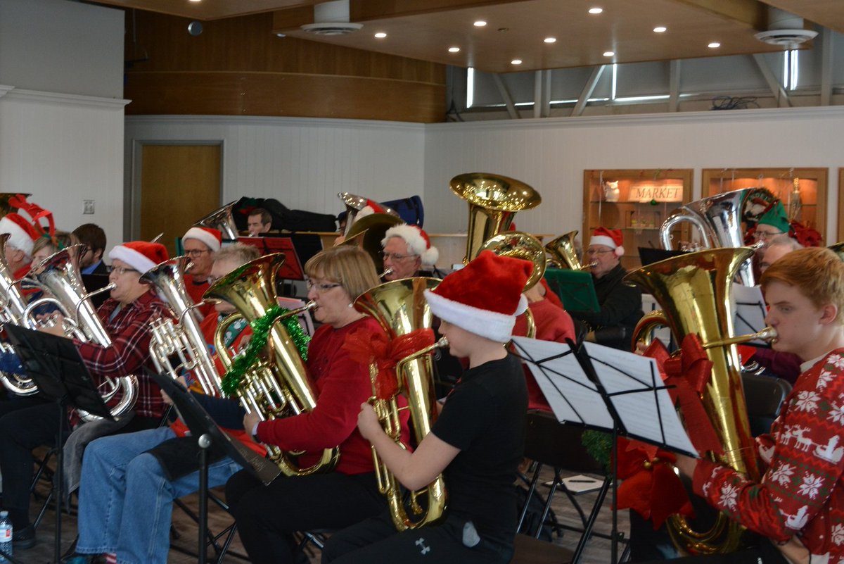 Only 2 more days until the #LdnOnt Community Tuba Christmas event returns to <a href="/CoventMarket/">Covent Garden Market</a>! Thurs, Dec 9, 12-1pm. Play #tuba or #euphonium? Join #WesternU Music students and play! Like listening to festive brass? Simply attend and enjoy! [📷Dec 2019] music.uwo.ca/events/tuba-ch…