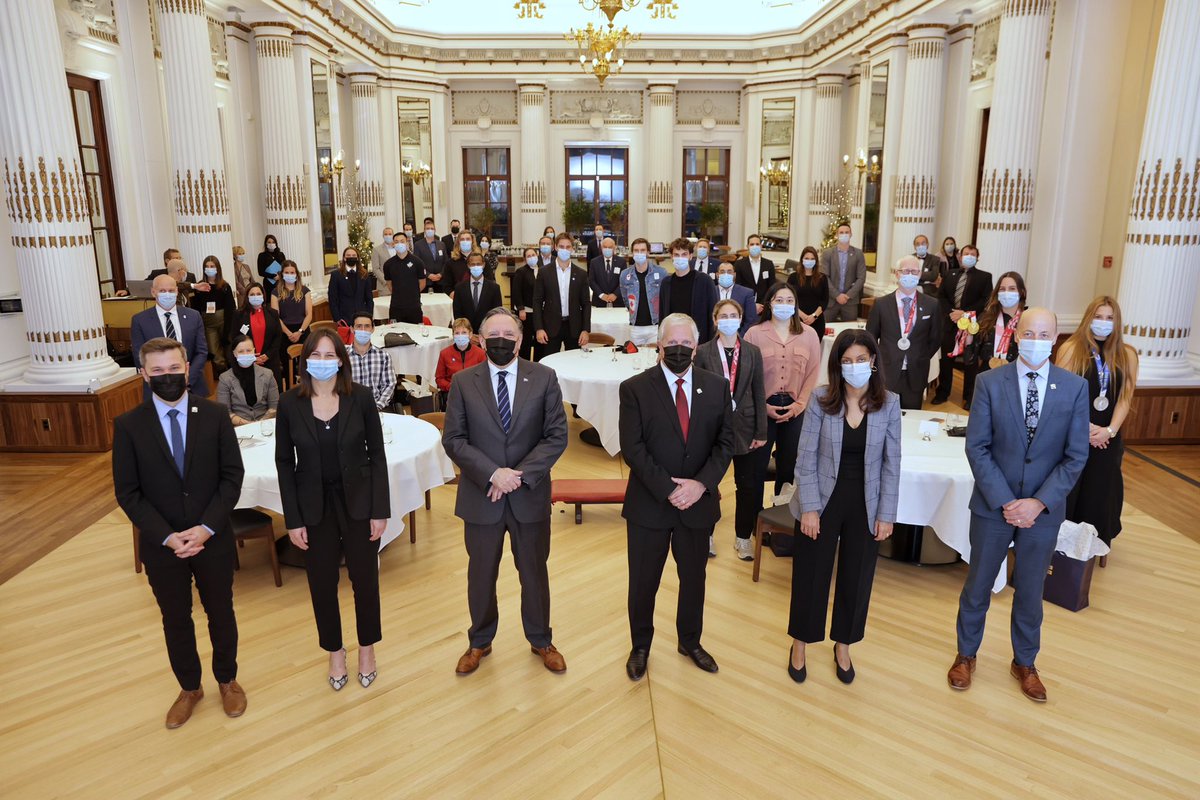 François Legault tweet media