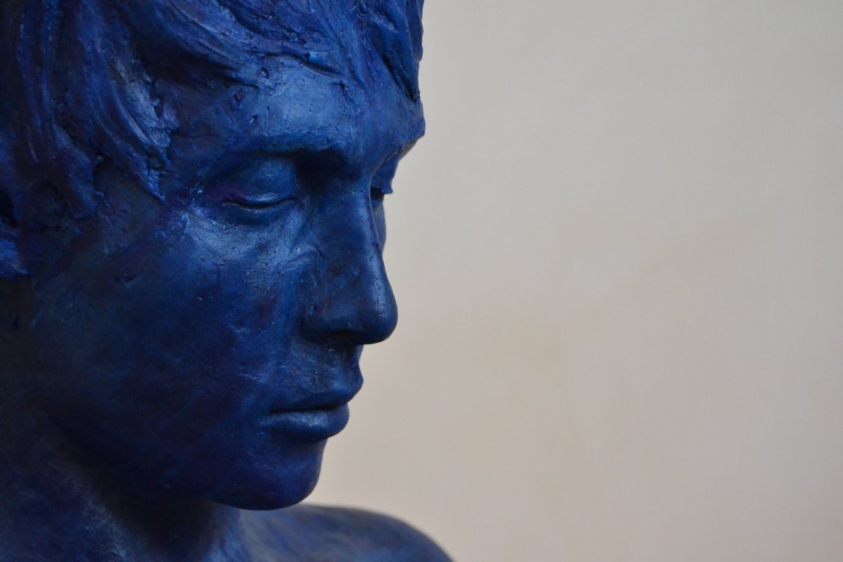 I was born like sculptress and when i started to work with sculpture, at the same time I have start to work on my digital artworks. I have always believe in digital art world... Now the time is ripe for NFTs world. I love it! What you think? #nftcollector  #NFTartists #art #NFT