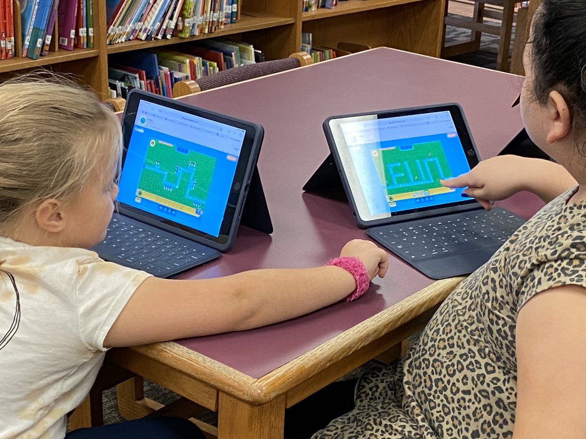 WhitleyRoadES's tweet photo. First graders did some coding for #hourofcode today! You can practice coding anytime at https://t.co/2plynC4aWf. #celebratekisd https://t.co/LSel8HRPNb