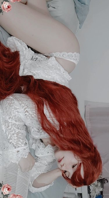 Se voc&ecirc; t&aacute; vendo essa foto eu sou sua esposa agora. (abre a foto que fica melhor 🌹) https://t.co/7hr