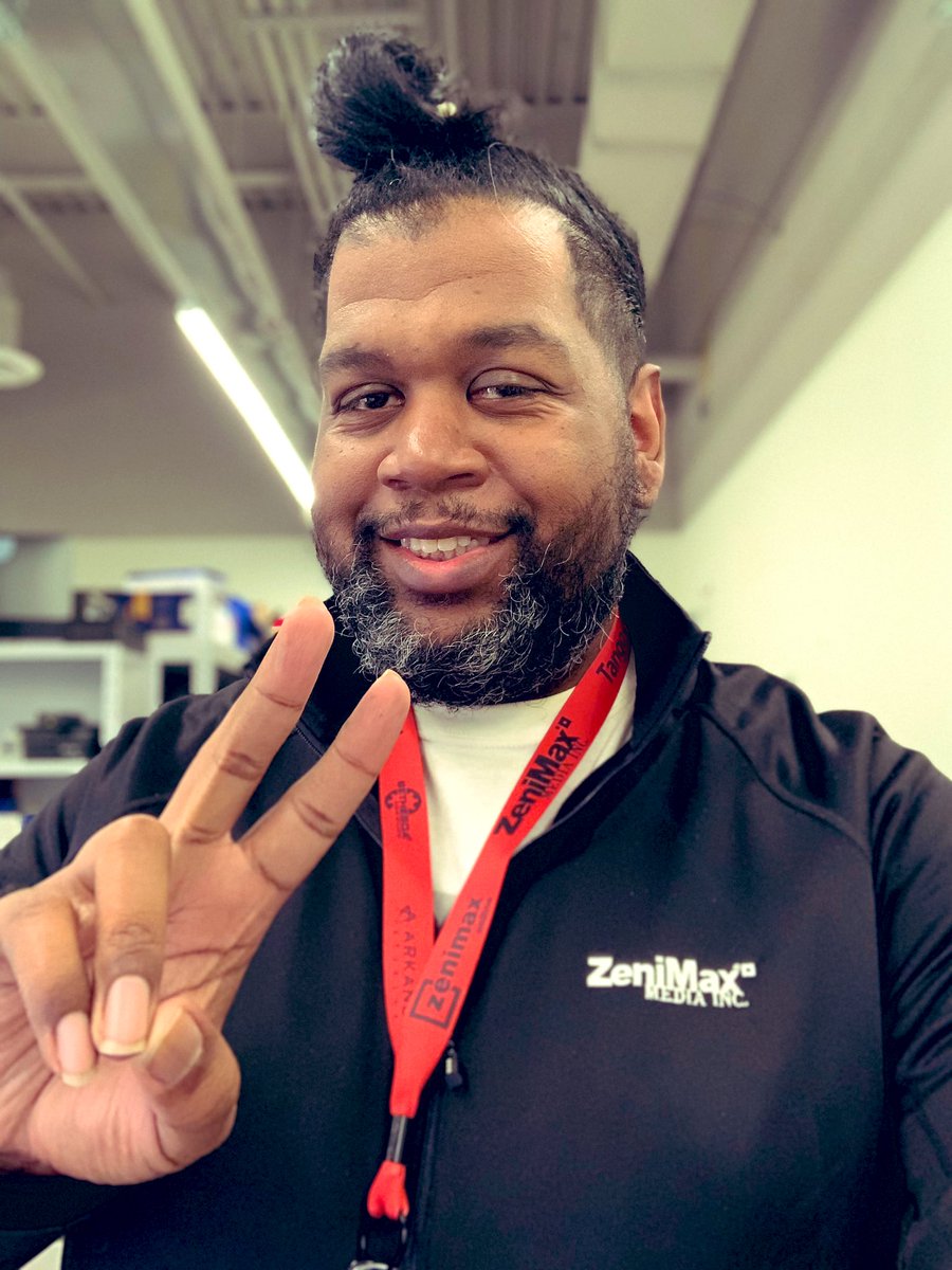 _WayneZ's tweet photo. 12 years with the @bethesda/@ZeniMax_Online fam today! How lucky am I to work with such awesome people in our industry? Here’s to many more! ❤️ https://t.co/YiRhTaKXs9