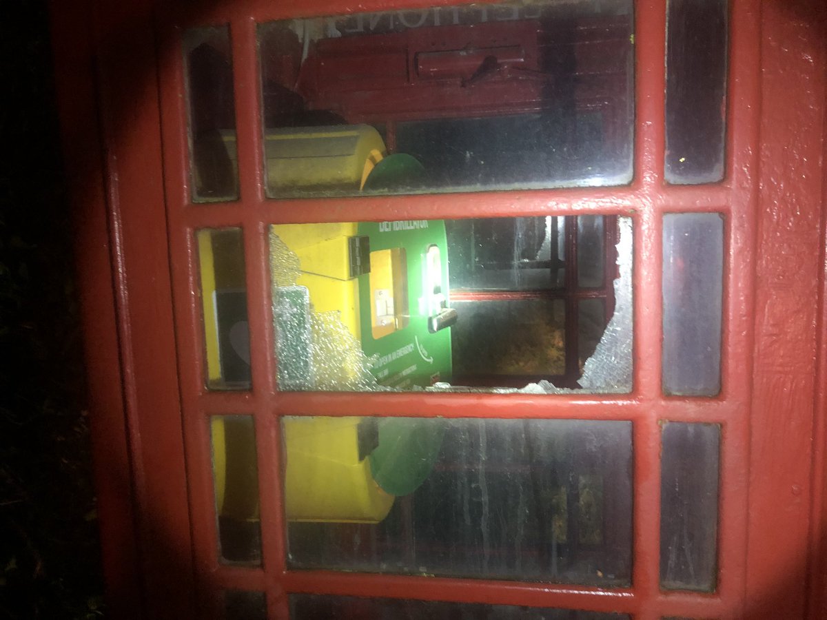 PCSODarrenB's tweet photo. #Flinton: Community Defibrillator Box damaged. Appeal from Humberside Police sent via NeighbourhoodAlert: https://t.co/g7naXIlcvP @grahamstuart @TheBHF https://t.co/SgN9OhEzab