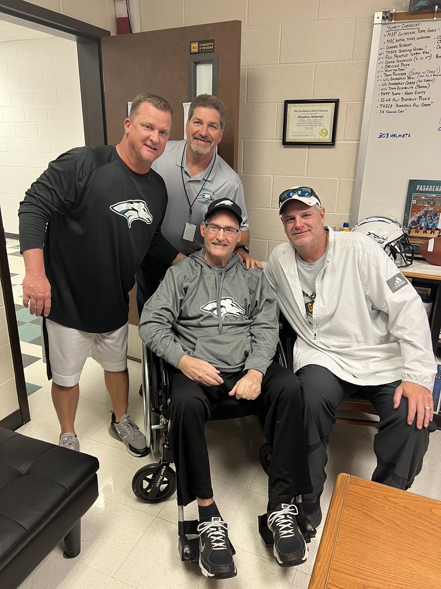 jcrock10's tweet photo. Had a special guest in the Fieldhouse today! Lots of tears shed, but my heart needed to see this man &amp; mentor back on campus.
God is Good! @PMHSMavFootball https://t.co/Hm69TNNOWR