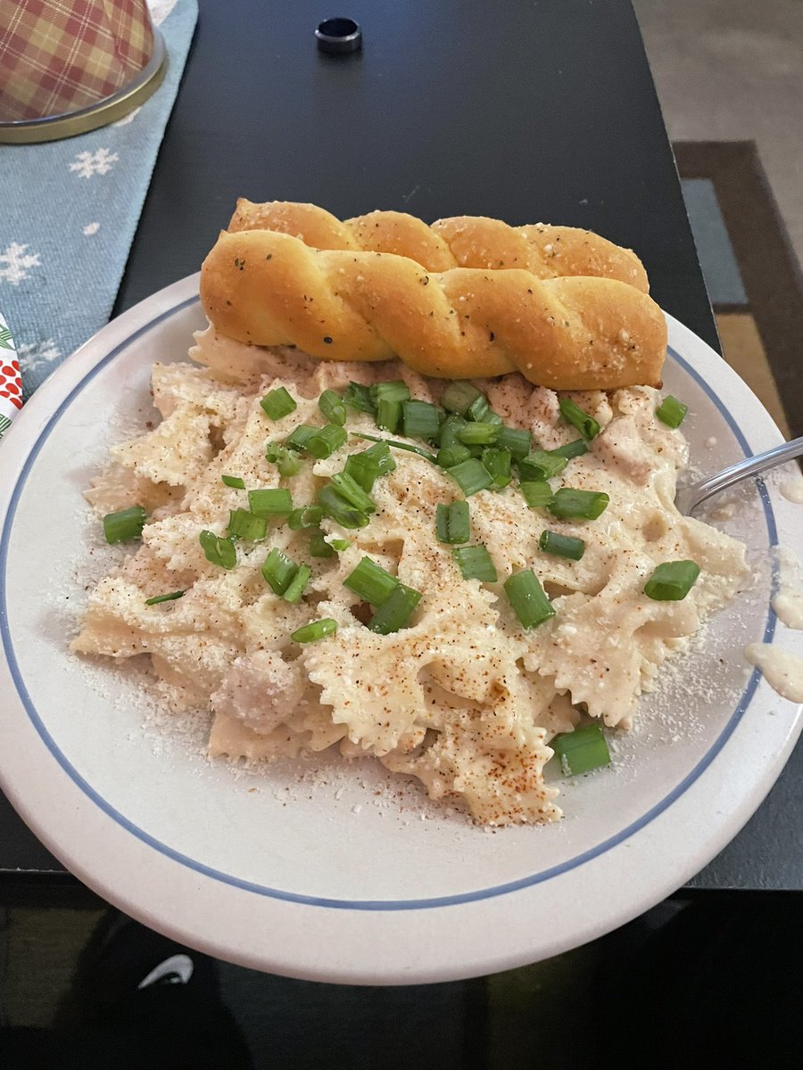 AntifaRep31's tweet photo. Cajun Chicken Pasta! #GaysWhoCook https://t.co/iSb65uGxm3