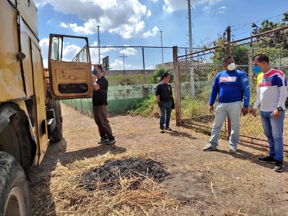 johanitakenpo's tweet photo. #7Dic Con mucho compromiso quiero informar que hemos iniciado los trabajos del video y estudio del pozo II del sector Los Laureles - Montaña Fresca para verificar su estatus. ¡Seguimos trabajando para mejorar la calidad de nuestros servicios! #VenezuelaSeRespeta https://t.co/tSajvMLHU9