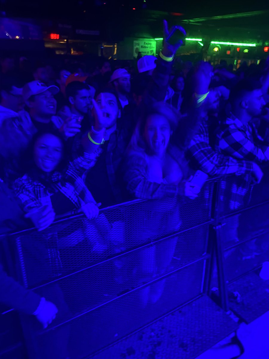 caseymcnamara26's tweet photo. @nickhammy5 @KFCradio I was trying to get you to take a selfie with us in the crowd to capture your rockstar moment, but either way, I now have a photo from Nicky Hammer himself. https://t.co/n1CRMVnlmv