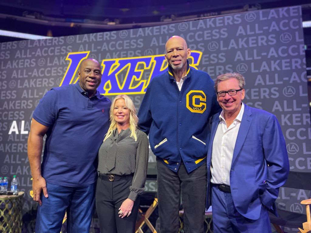 jeanie buss net worth