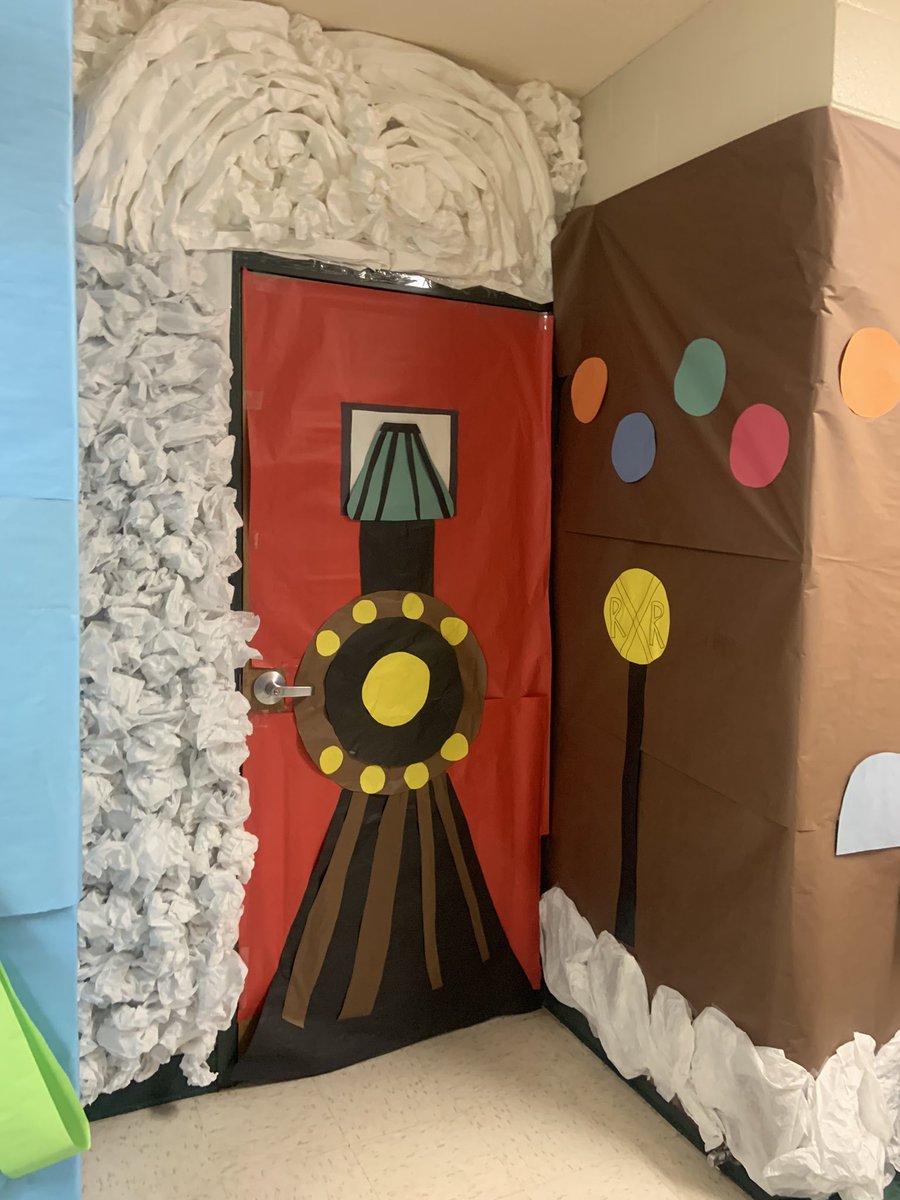 acieri's tweet image. What a fun morning reading for Polar Express day at @DunawayWISD. They are going all out in the hallways for Christmas, and I am LOVING it!