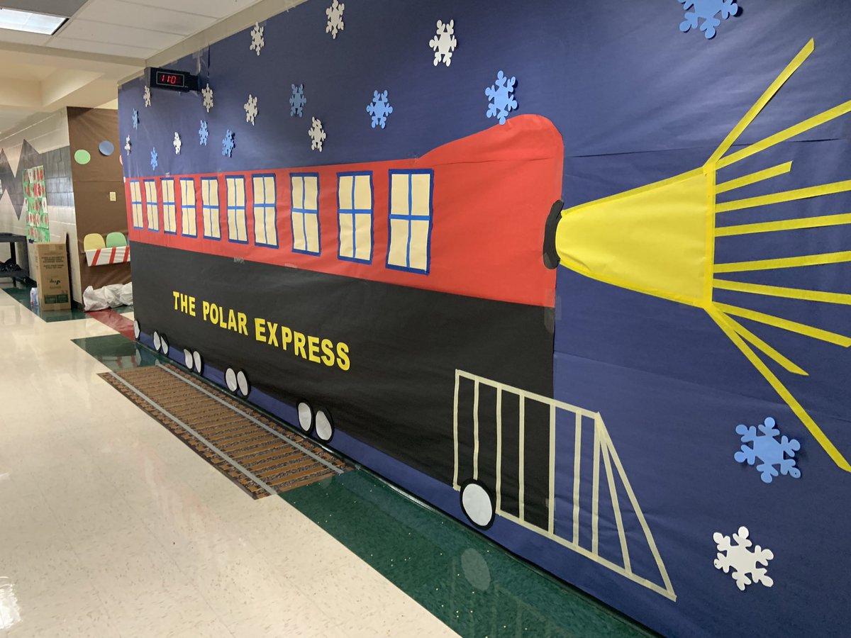acieri's tweet image. What a fun morning reading for Polar Express day at @DunawayWISD. They are going all out in the hallways for Christmas, and I am LOVING it!