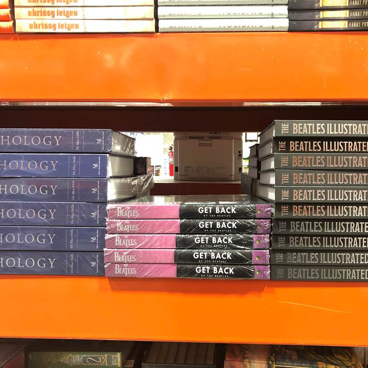 CallawayMedias's tweet photo. Many retailers are selling out copies of The Beatles: Get Back with special add-ons. Here's a shot of a dwindling stack at @costco in San Francisco. Costco's edition comes w/collectible prints. Grab one for a holiday gift while you still can at your local Costco!

#thebeatles https://t.co/vKye8CII4R