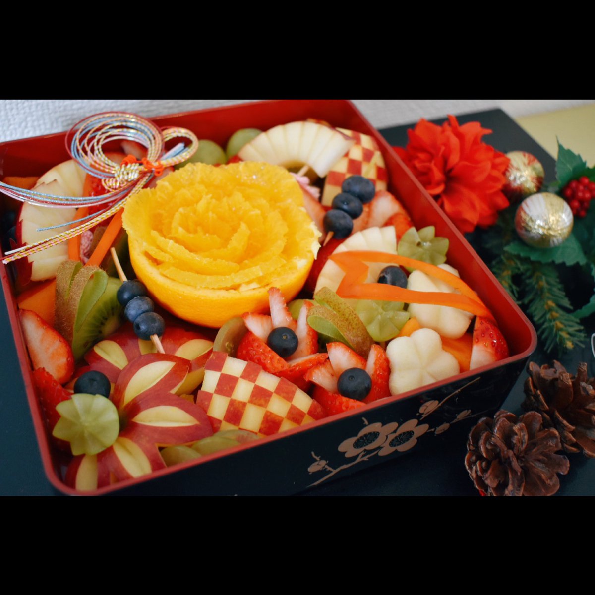 rivachechie's tweet photo. フルーツおせちレッスン
オンライン、対面(名古屋)、出張可能です🙌

#フルーツ　#フルーツおせち
#おせち　#お正月準備　#お正月
#お正月2022 #フルーツカービング
#フルーツカッティング
#フルーツデコレーション
#資格コース開講
#ディプロマ https://t.co/qtWzaSqgow