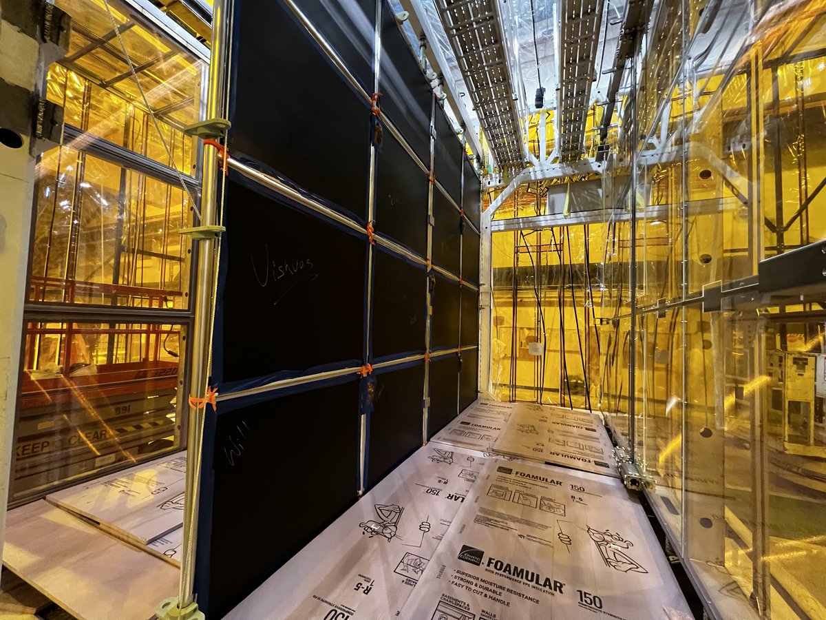 sbnddetector's tweet photo. Big news! Major milestone reached! The second, and last, wire plane has been installed! You can see the 2 wire planes on each sides with the cathode in-between. Thank you to the incredible team of people whom have made this possible throughout the years! #neutrino #sbnd #fermilab https://t.co/f45GAbaeR8