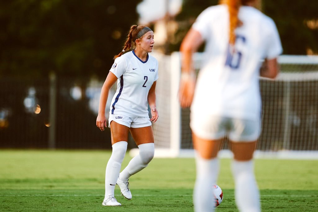 BeaverWSoccer's tweet photo. Officially a 𝐁𝐄𝐀𝐕 🤙

Welcome to the Corvallis, Reese!

#GoBeavs https://t.co/pxe22hjfTV