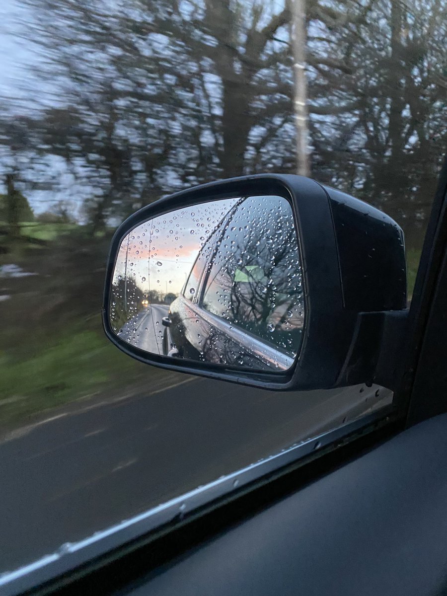 elfearsfoxsox's tweet photo. Original vs edit.

#reflections #mirror #photography #editing #Colour #popcolour #car https://t.co/Hpb2ebUzXU